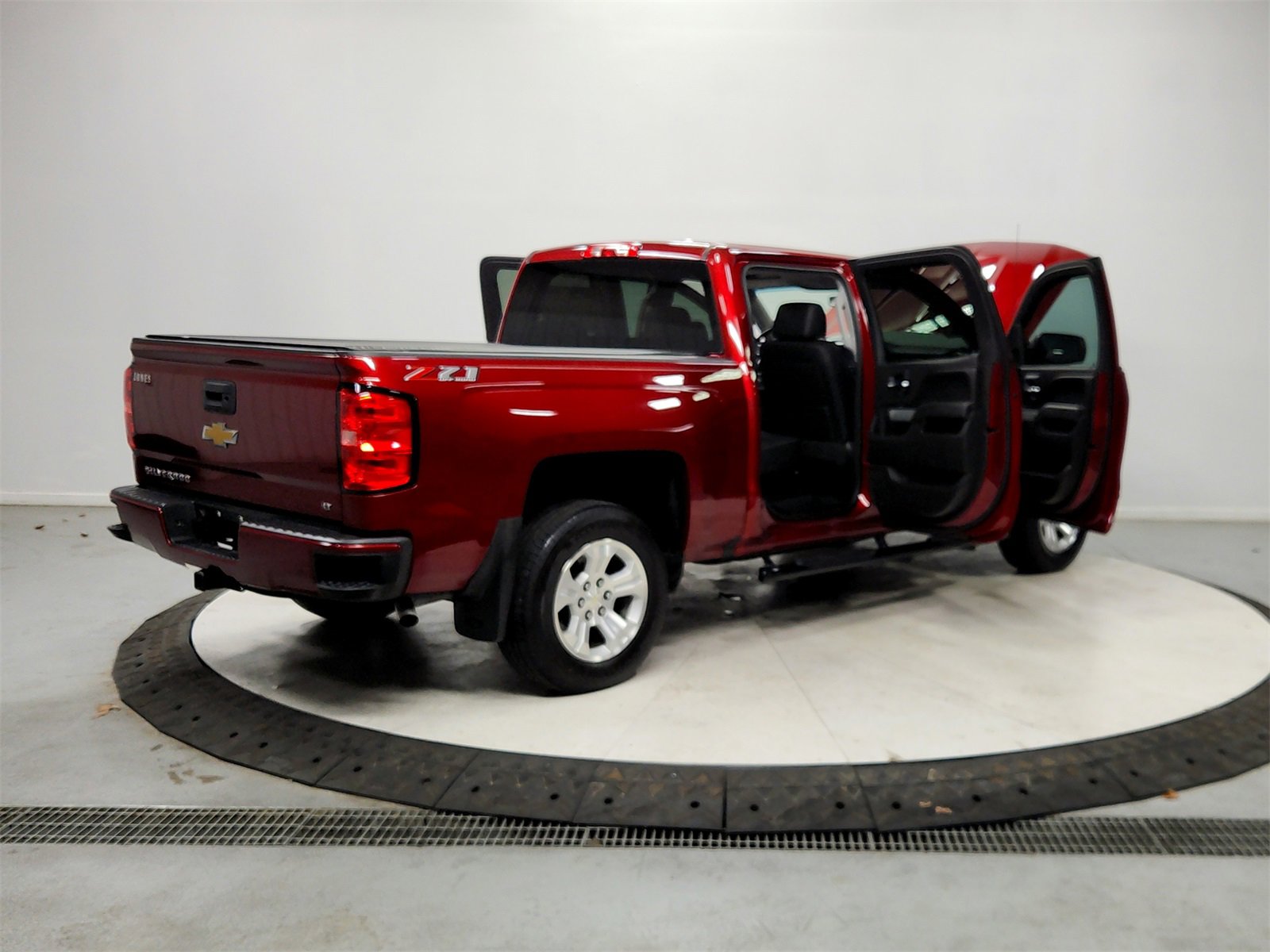 Used 2018 Chevrolet Silverado 1500 LT w/ All Star Edition image 15
