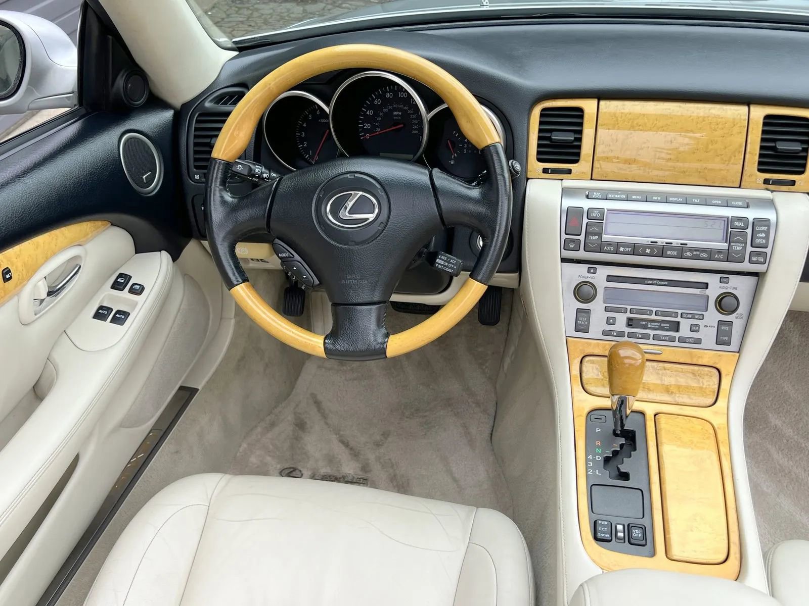 Used 2002 Lexus SC 430 Convertible image 18