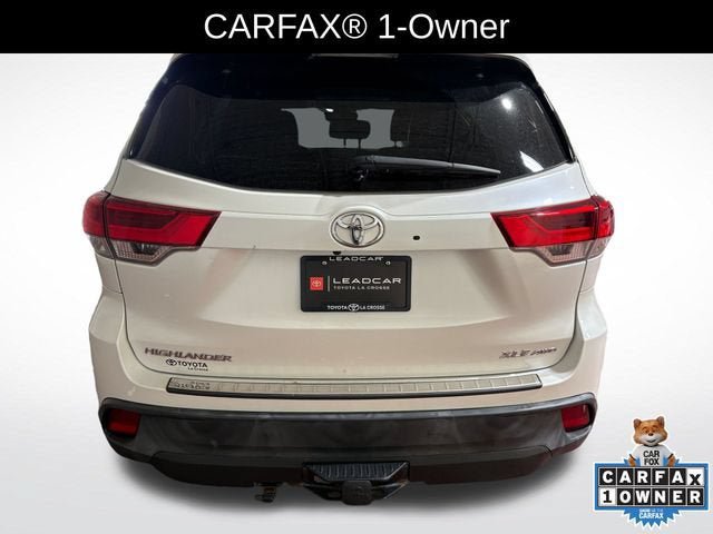 Used 2019 Toyota Highlander XLE AWD/4WD image 3