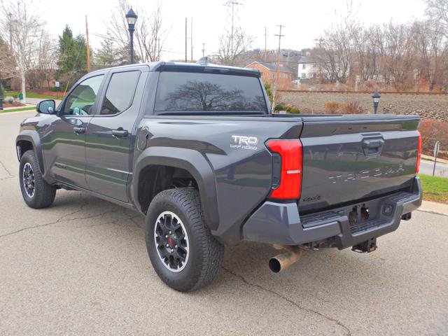 Used 2025 Toyota Tacoma TRD Off-Road image 6