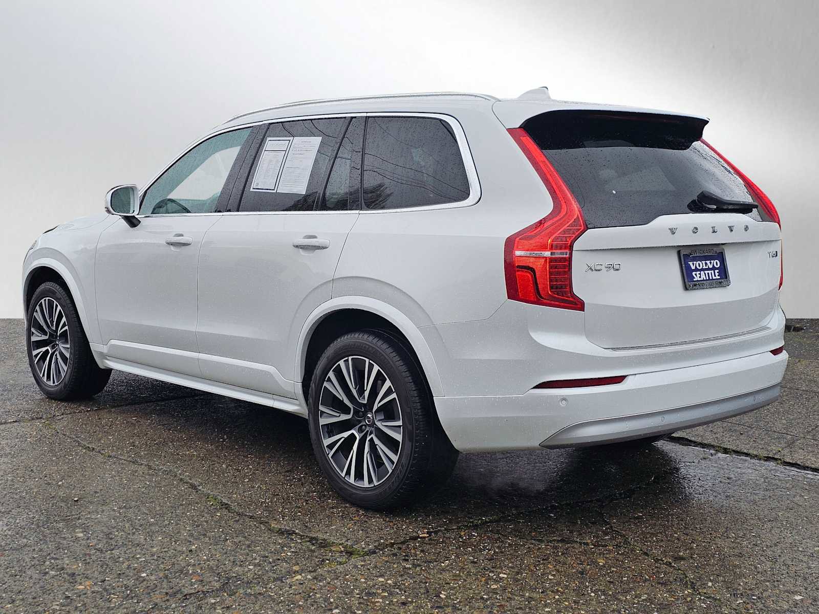 Used 2022 Volvo XC90 T6 Momentum w/ Advanced Package AWD/4WD image 5