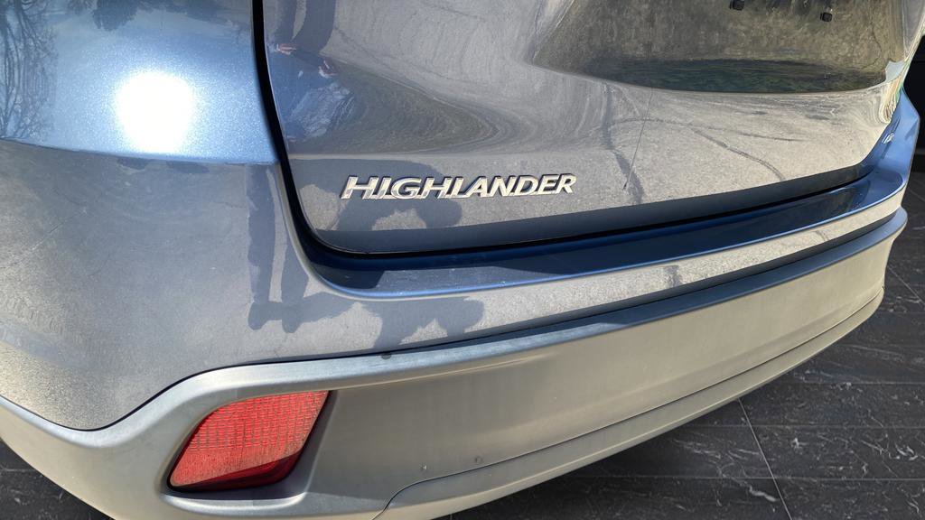 Used 2019 Toyota Highlander LE AWD/4WD image 38