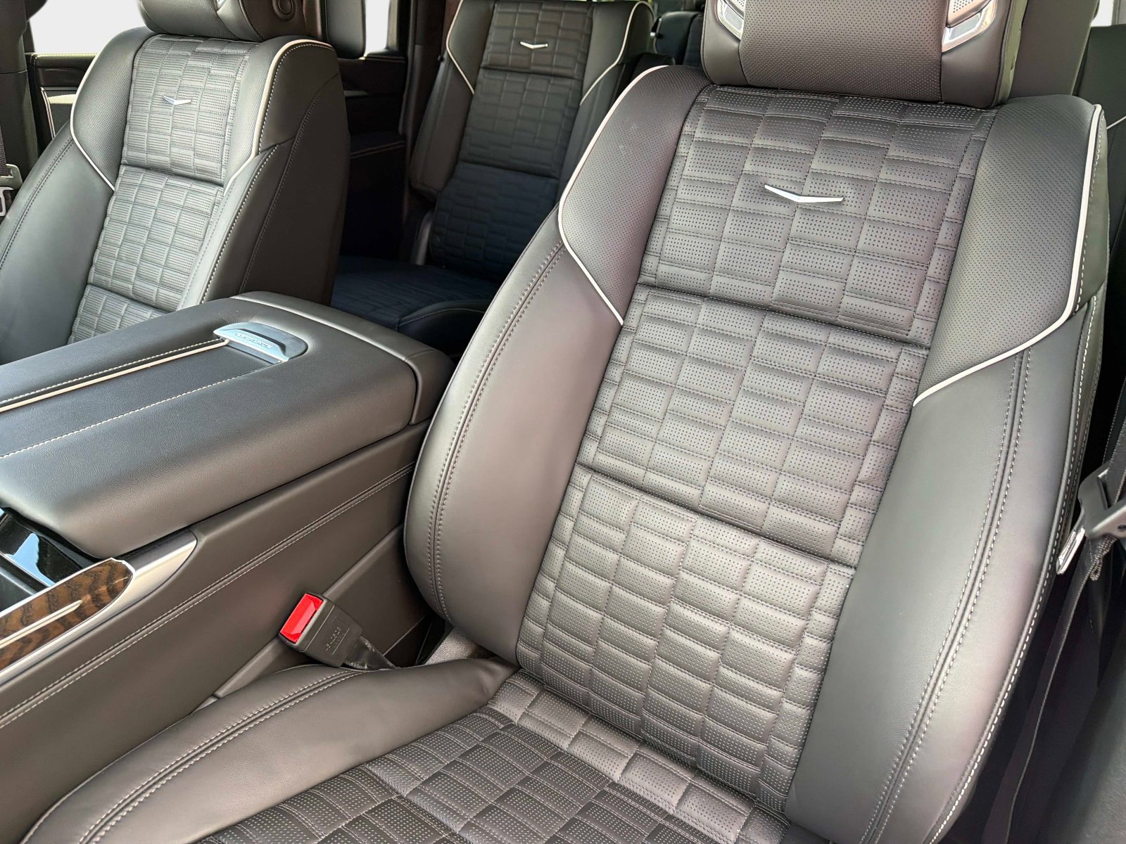 Used 2026 Cadillac Escalade ESV Platinum Sport w/ LPO, ONYX Package image 42