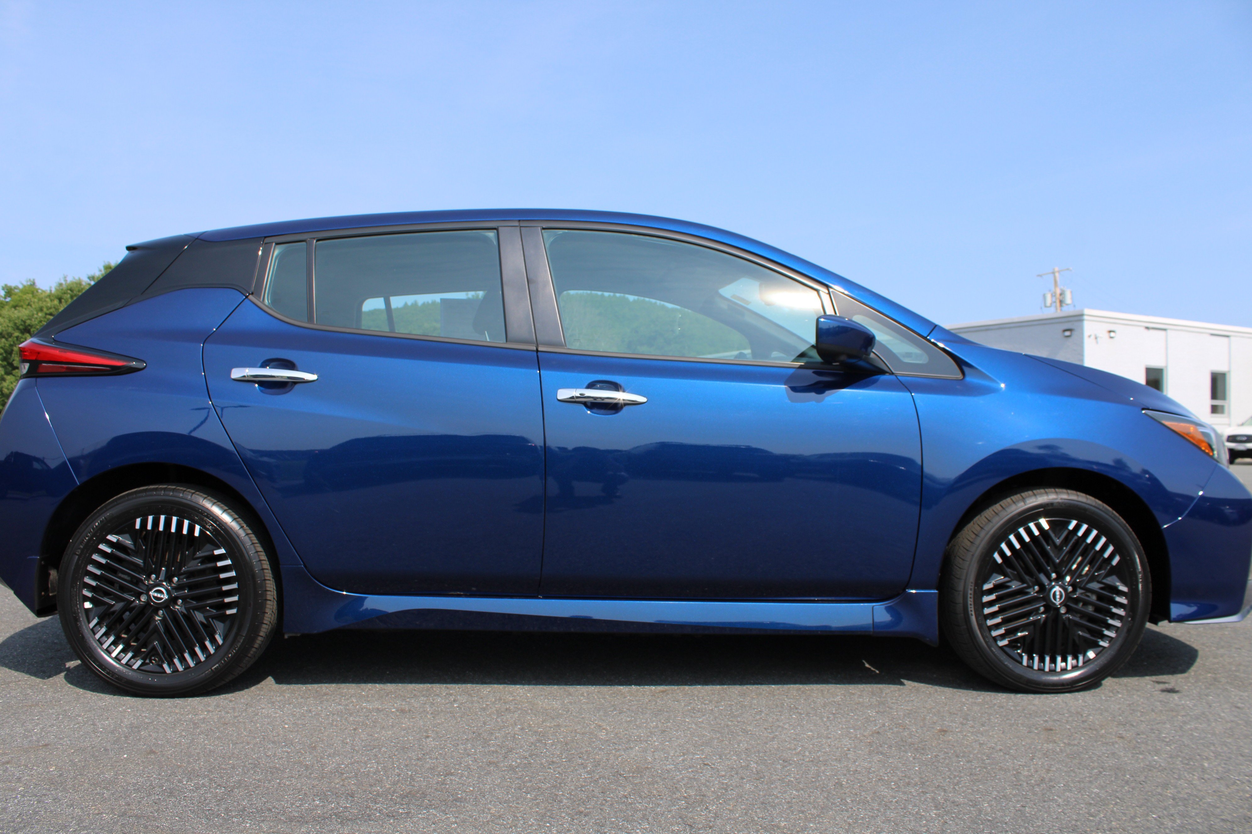 Used 2024 Nissan Leaf SV Plus FWD image 6
