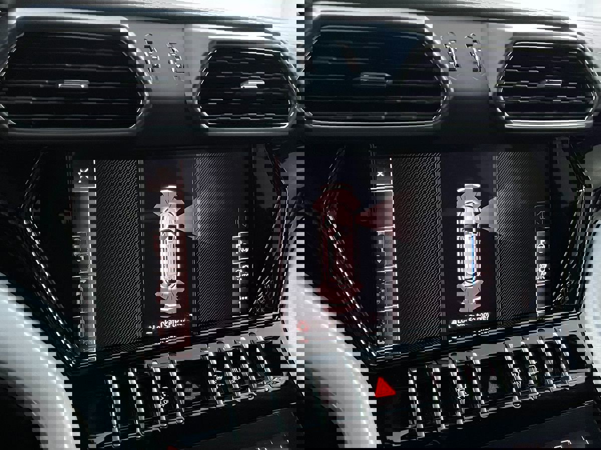 Used 2021 Lamborghini Urus image 32