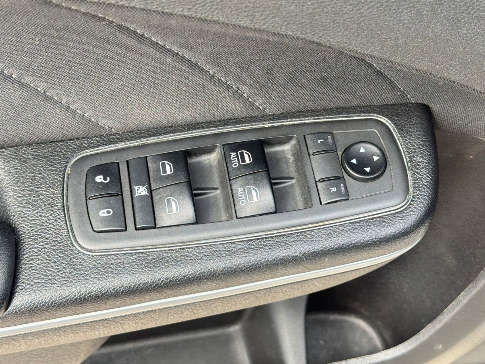 Used 2019 Dodge Charger R/T RWD image 12