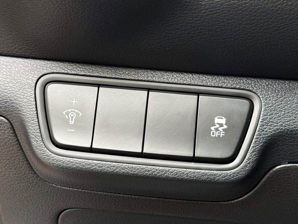 Used 2022 Kia Forte LXS FWD image 24
