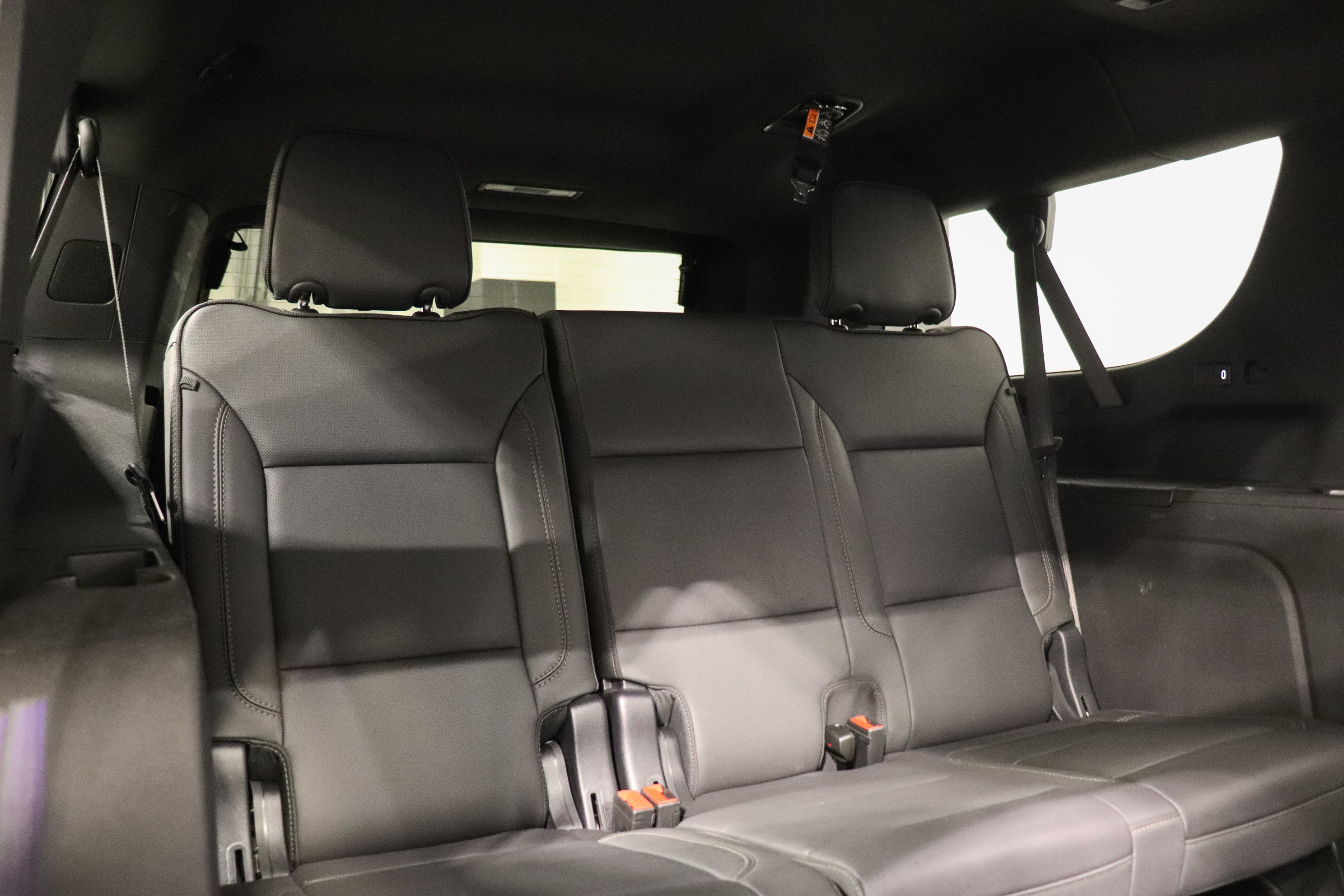 Used 2025 Chevrolet Suburban High Country AWD/4WD image 21