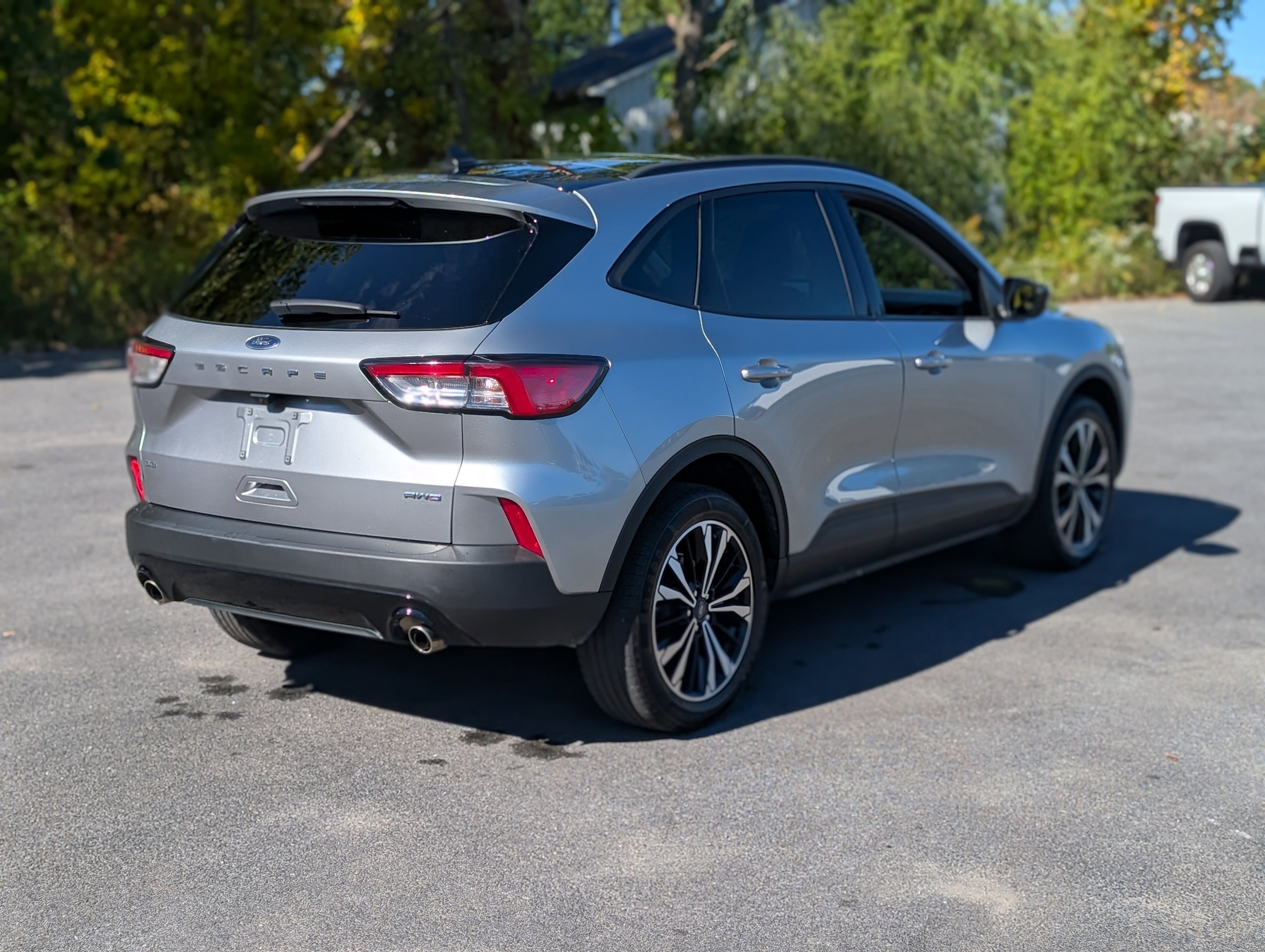 Used 2022 Ford Escape SE w/ SE Sport Appearance Package image 8