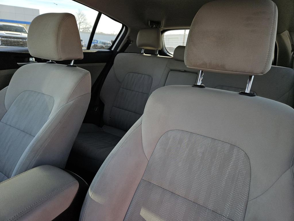 Used 2020 Kia Sportage LX image 24