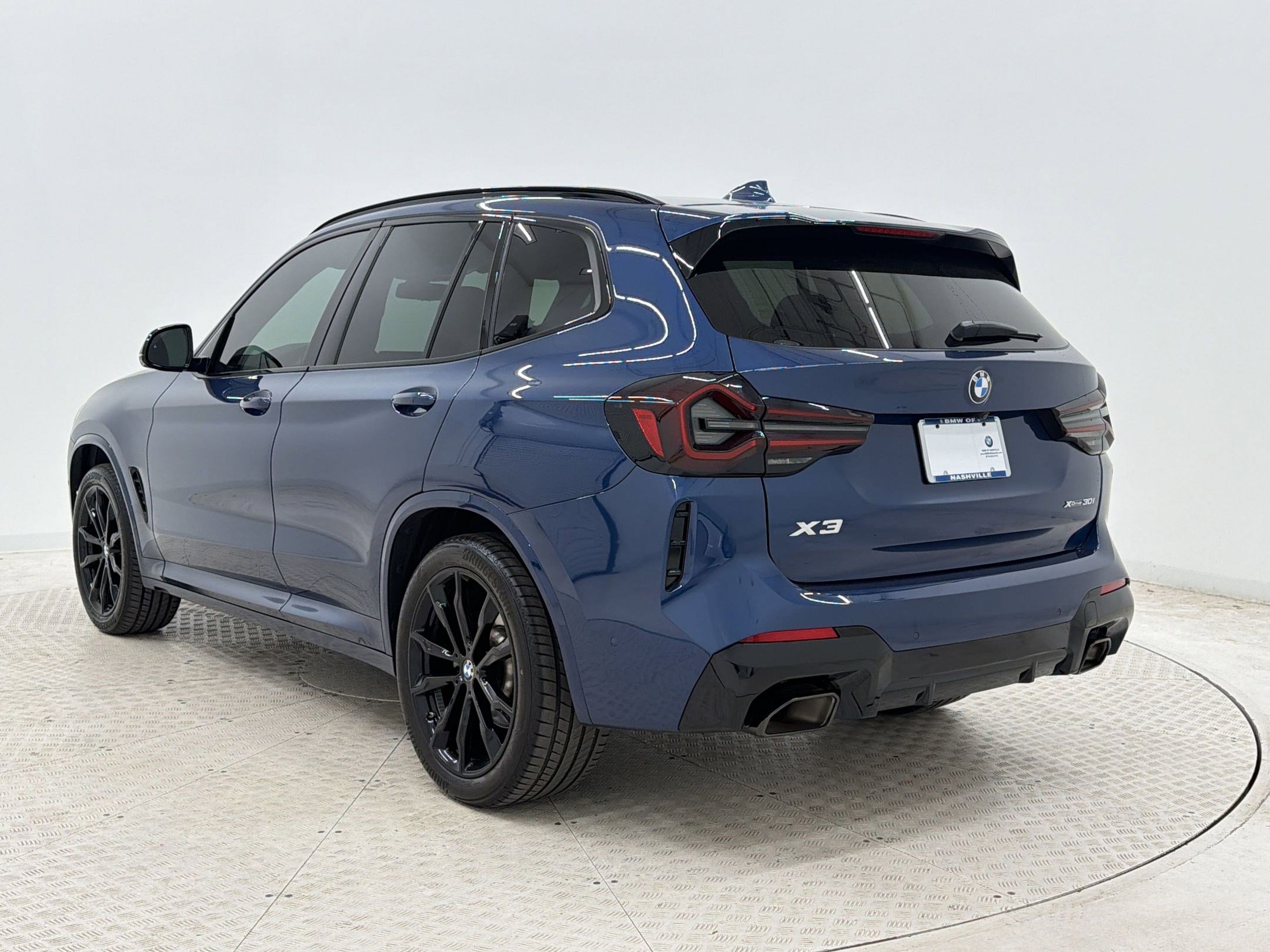 Certified 2024 BMW X3 xDrive30i w/ M Sport Package image 3