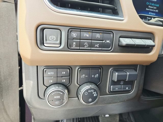 Used 2024 Chevrolet Suburban High Country w/ Advanced Technology Package AWD/4WD image 35