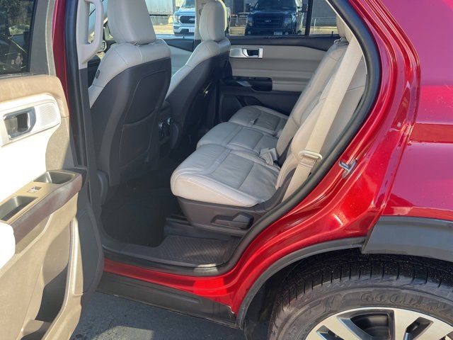 Used 2020 Ford Explorer Platinum w/ Premium Technology Package image 6