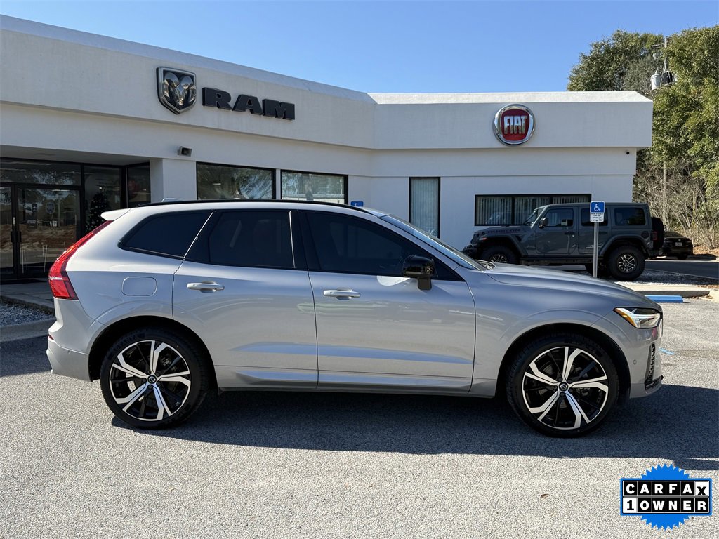 Used 2023 Volvo XC60 B5 Ultimate w/ Protection Package Premier image 4