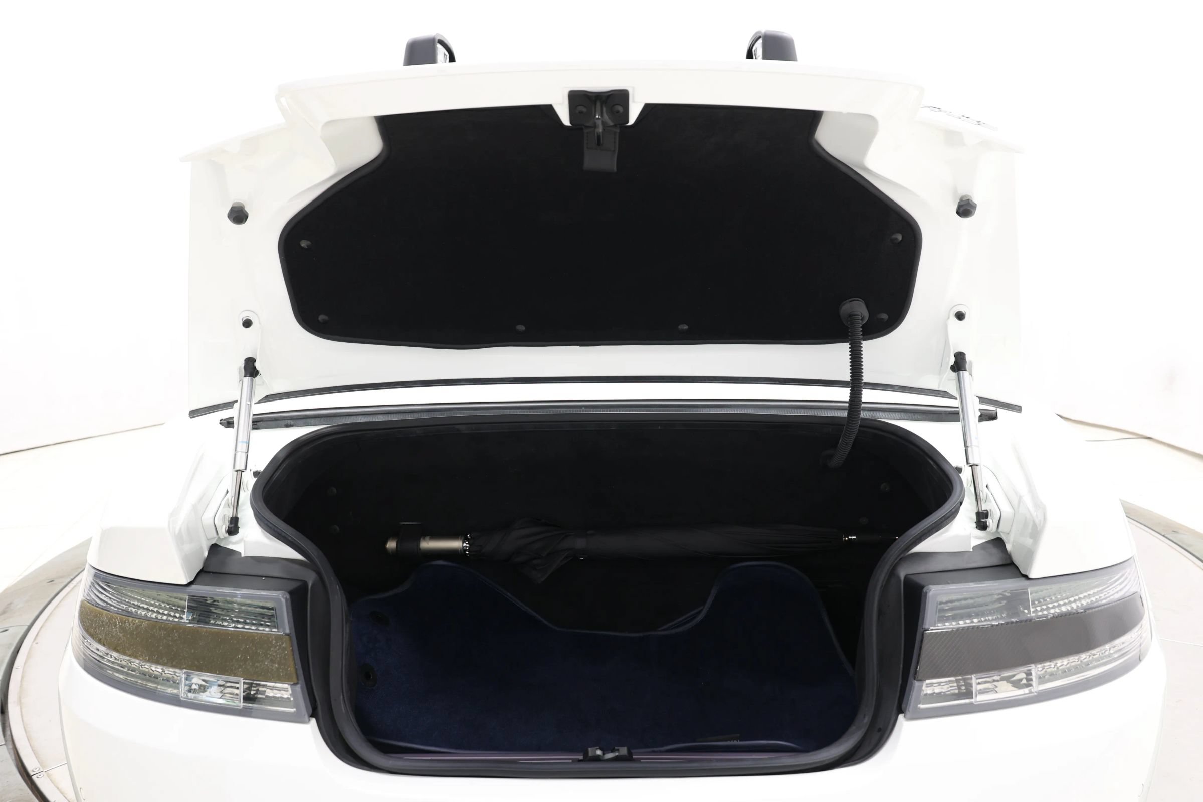 Used 2012 Aston Martin Virage Volante RWD image 56