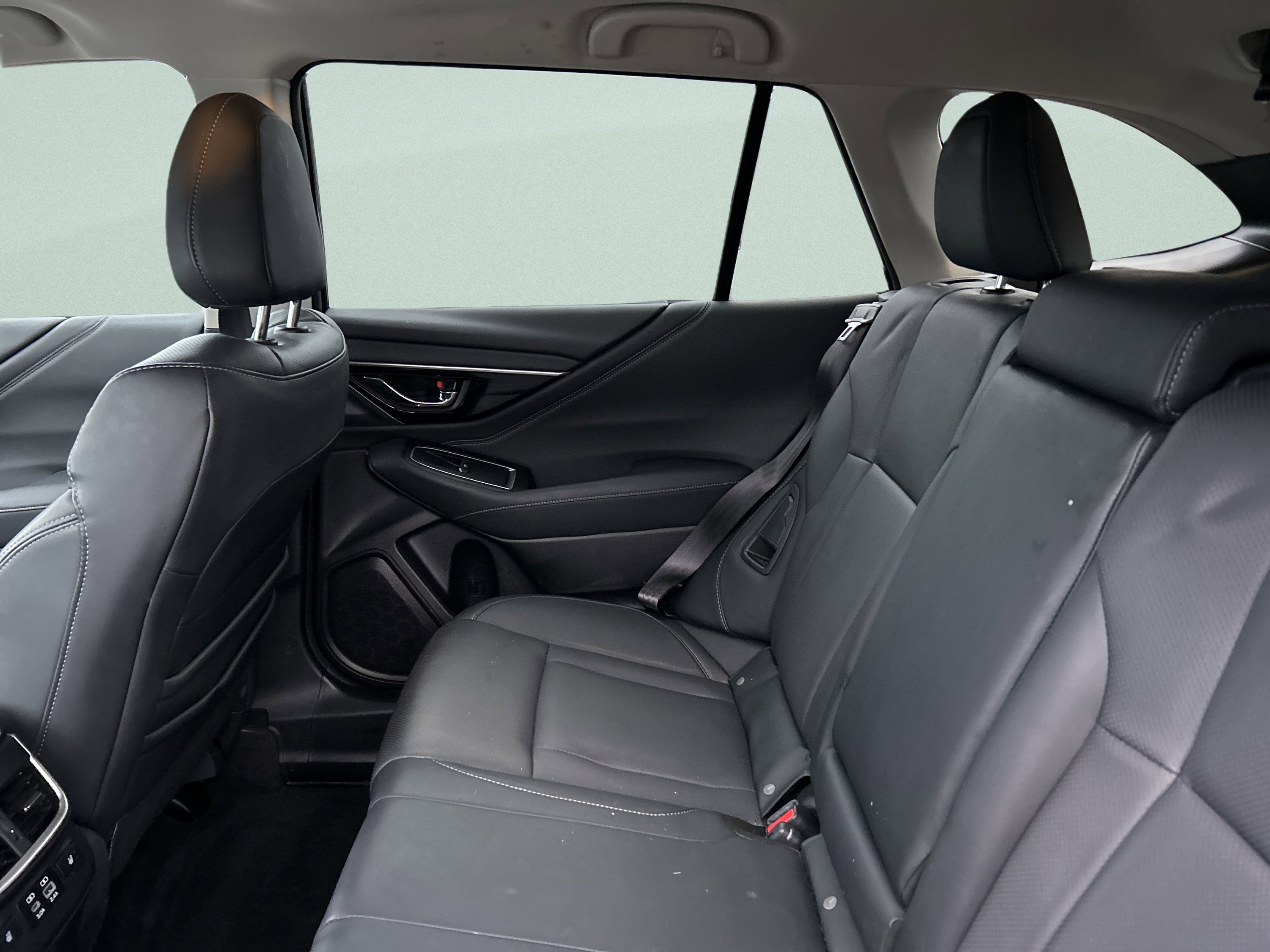 Used 2023 Subaru Outback Limited image 28