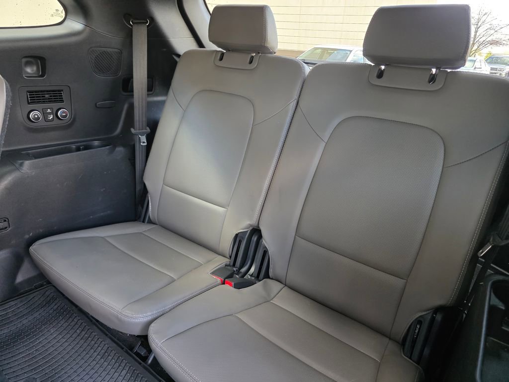 Used 2018 Hyundai Santa Fe Limited image 16