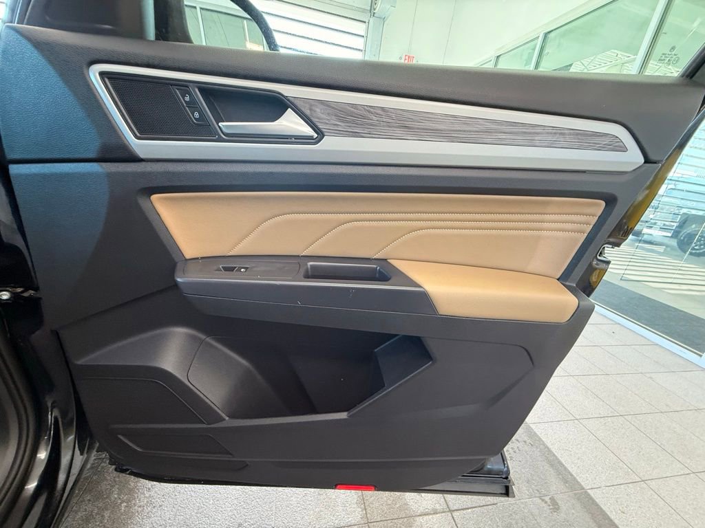 Used 2021 Volkswagen Atlas Cross Sport SE image 34