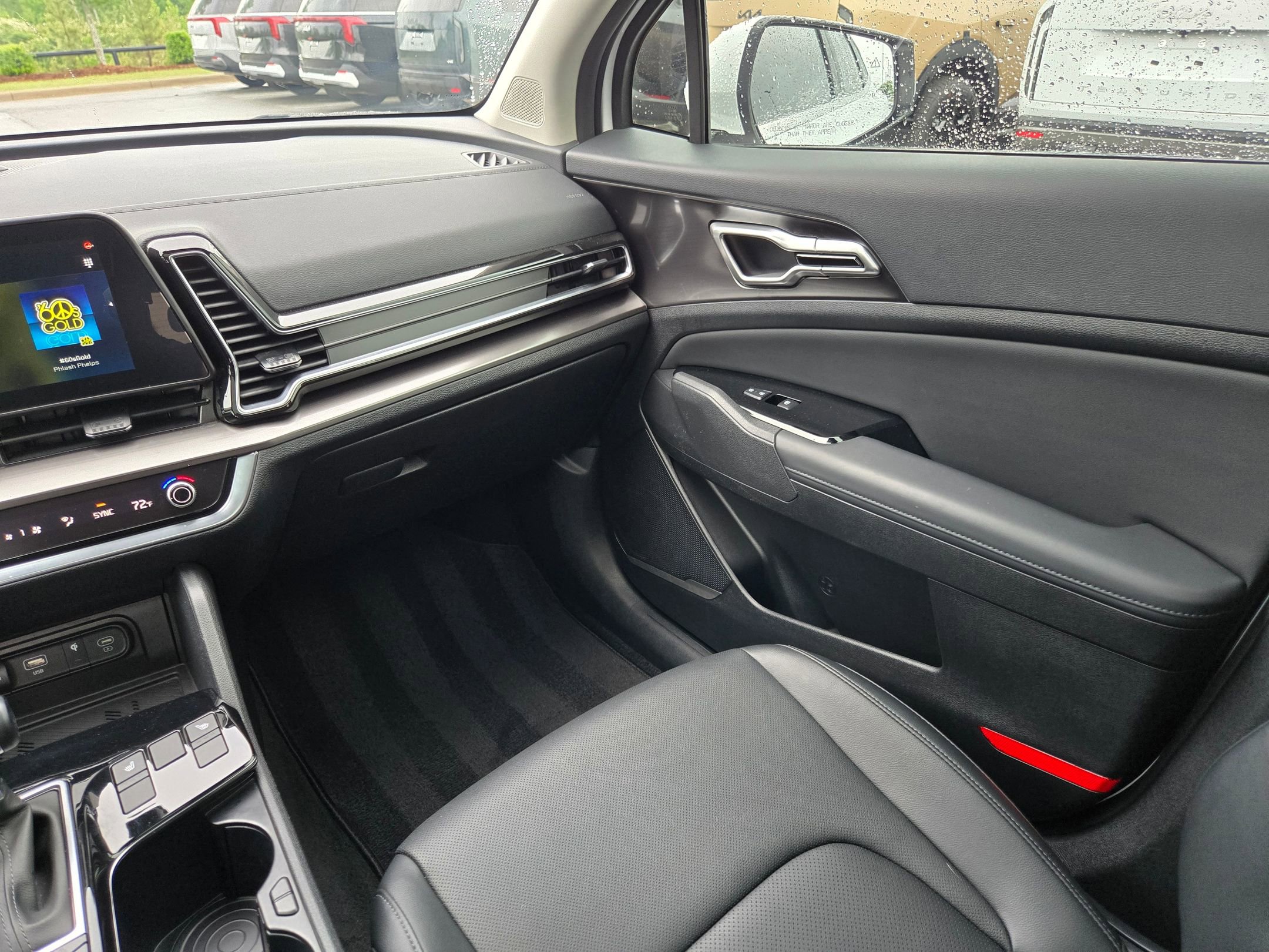 Used 2025 Kia Sportage EX w/ Premium Package FWD image 11