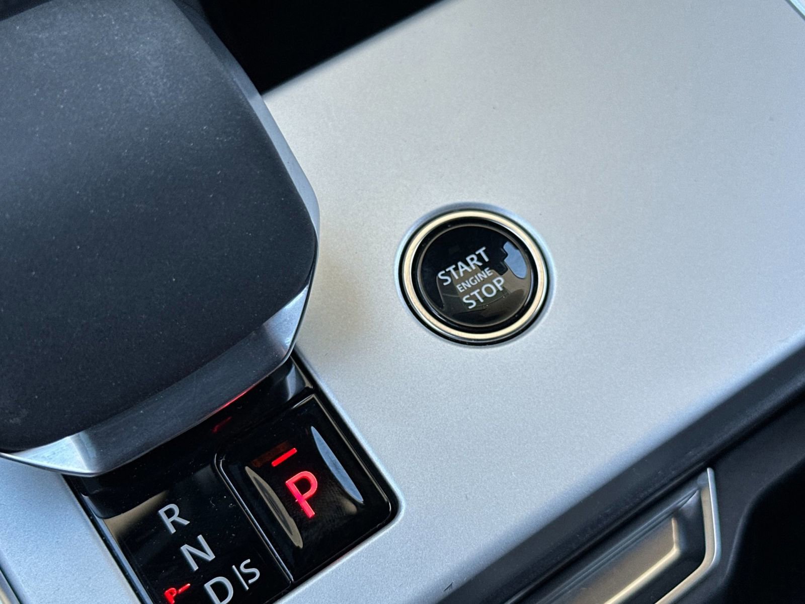 Used 2024 Land Rover Range Rover SE image 24