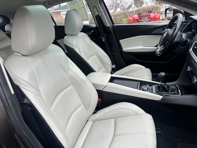 Used 2017 MAZDA MAZDA3 Grand Touring image 12