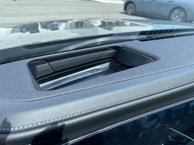 Used 2026 BMW 740i xDrive w/ Premium Package AWD/4WD image 26