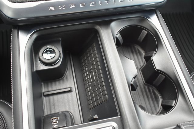 Used 2025 Ford Expedition Platinum w/ Stealth Performance Package image 29