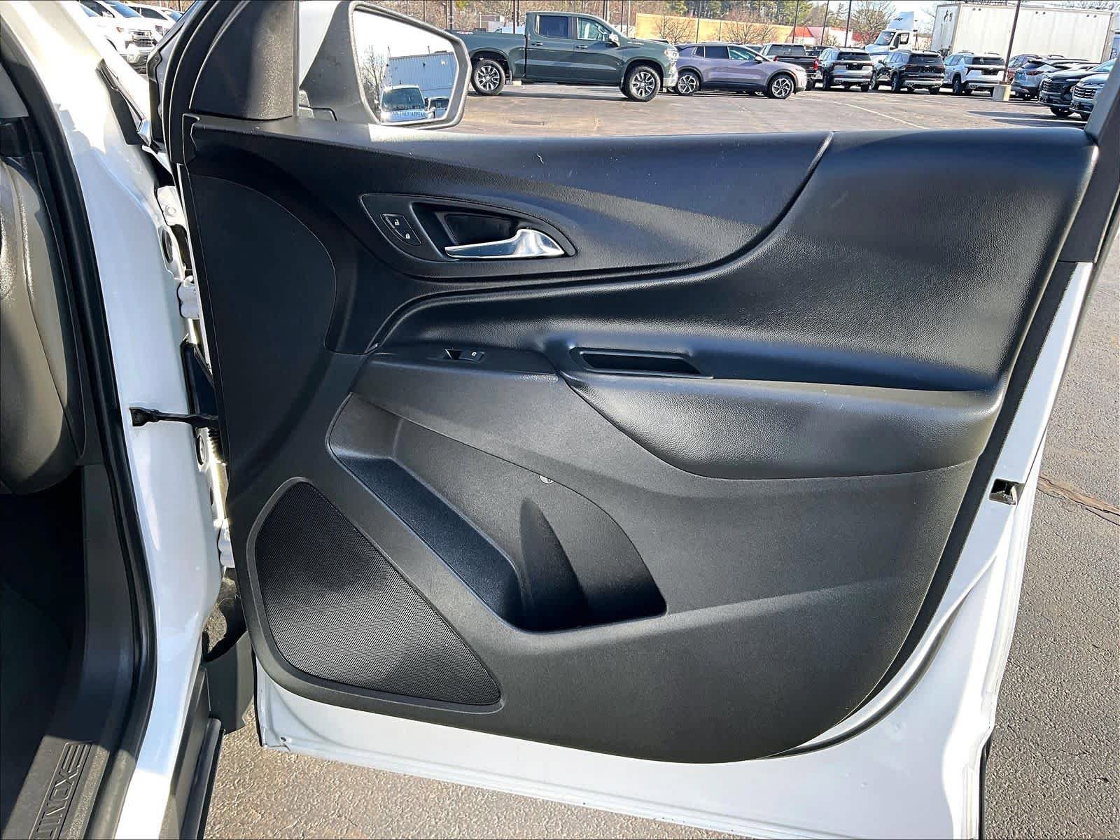 Used 2023 Chevrolet Equinox LT AWD/4WD image 12