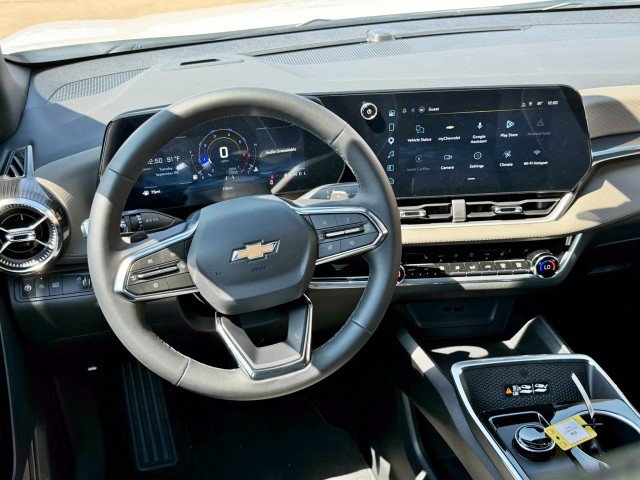 New 2027 Chevrolet Equinox LT w/ Convenience Package II FWD image 16