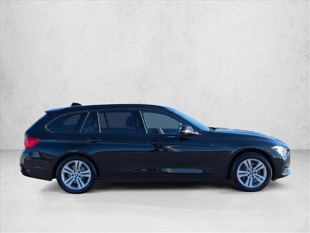 Used 2017 BMW 330i xDrive Wagon image 4