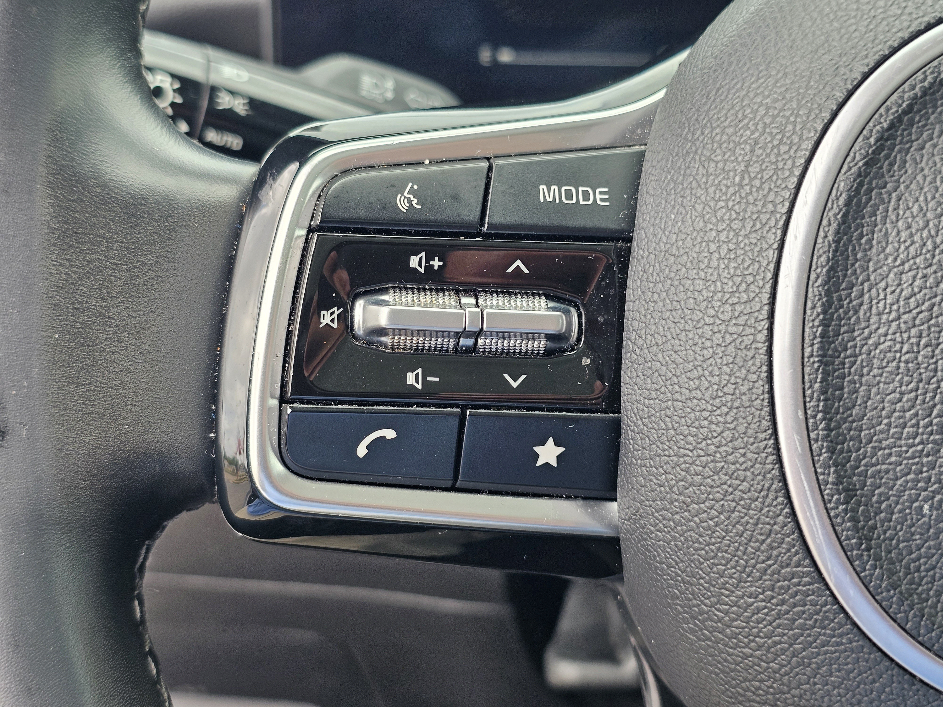 Used 2024 Kia Sorento S w/ Panoramic Sunroof Package FWD image 35