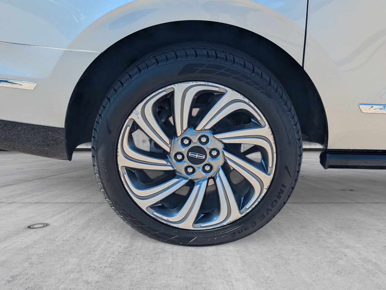 Used 2024 Lincoln Navigator L 4WD image 9