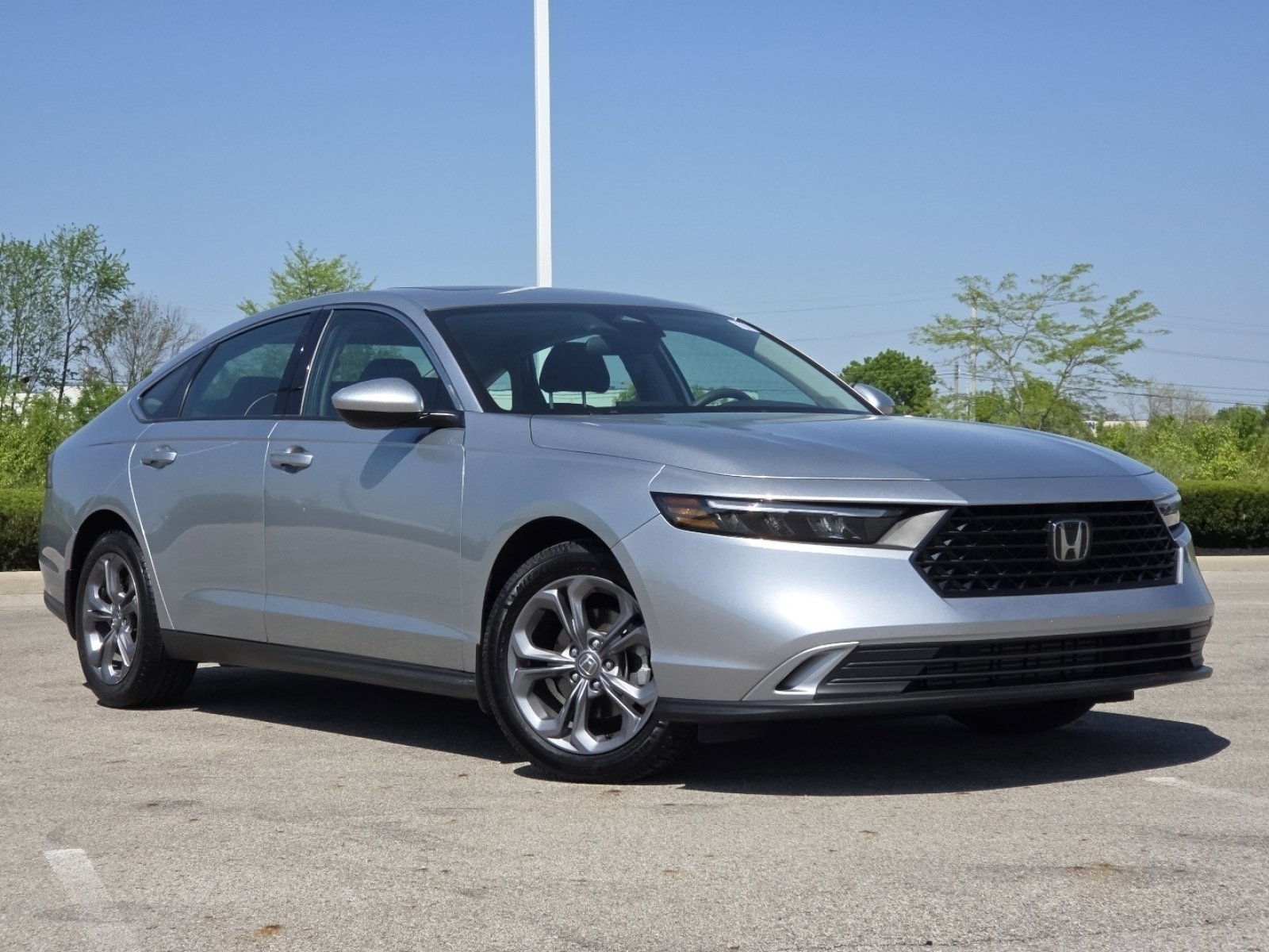 Used 2024 Honda Accord EX image 2