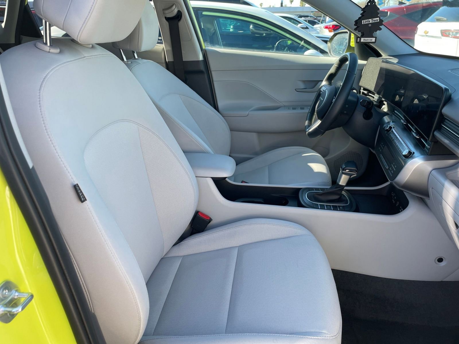 Used 2025 Hyundai Kona SEL image 36