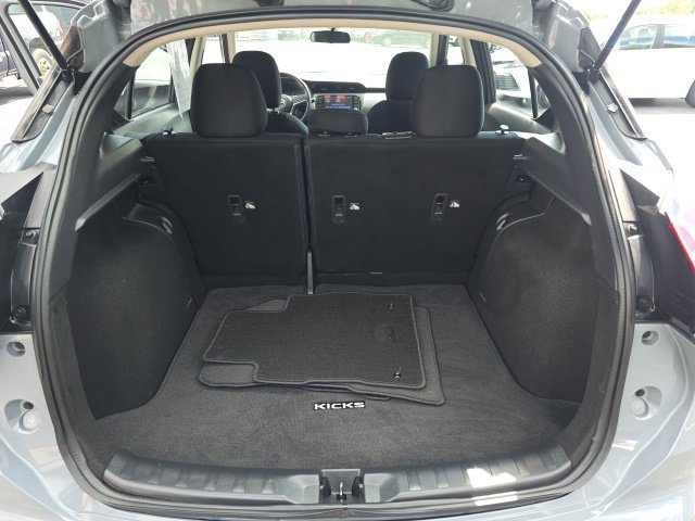 Used 2024 Nissan Kicks SV FWD image 15