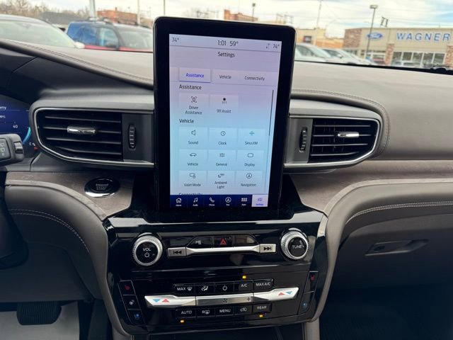 Used 2023 Ford Explorer Platinum w/ Technology Package image 25