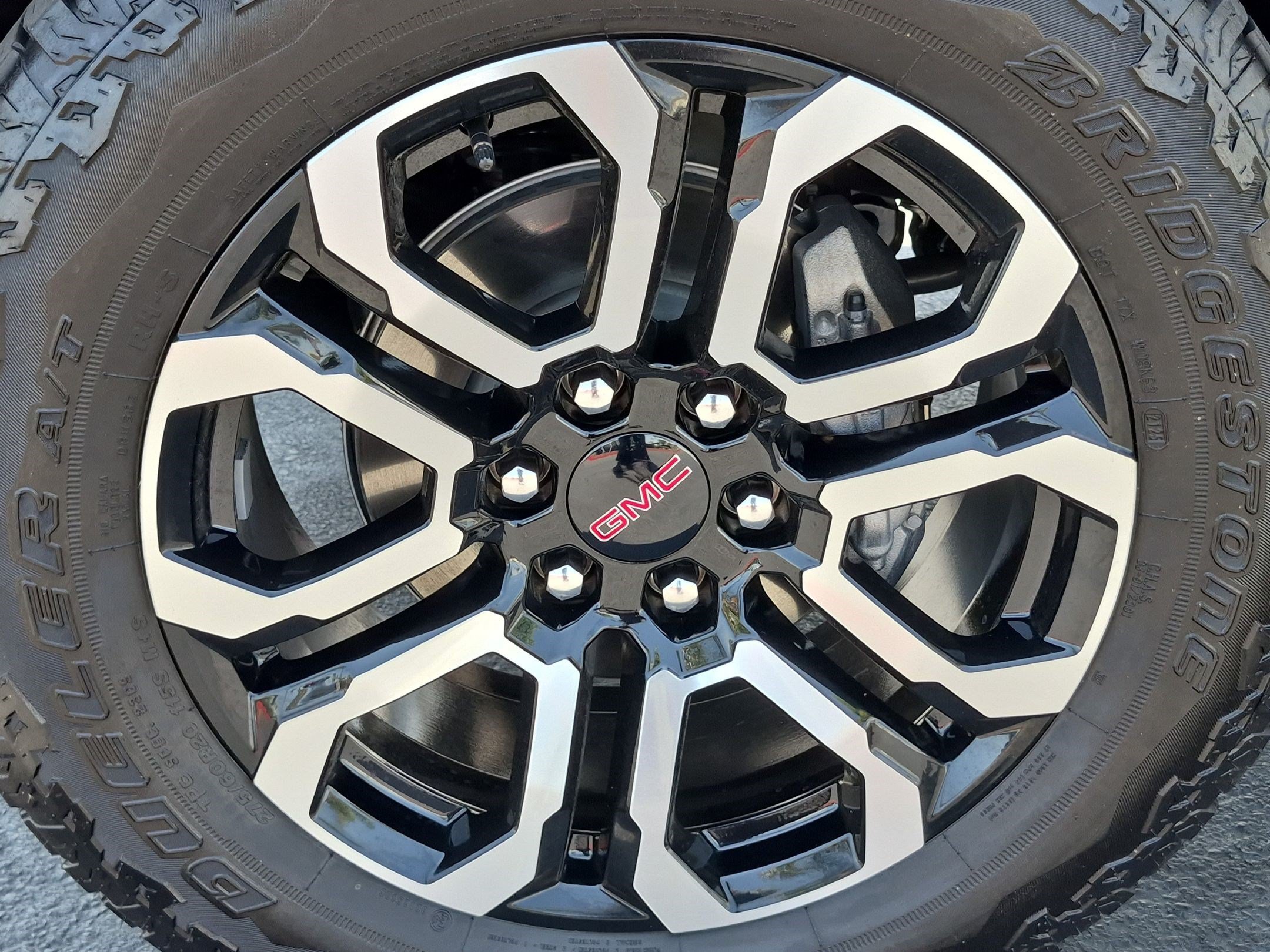 Used 2025 GMC Canyon AT4 w/ Nightfall Edition AWD/4WD image 13