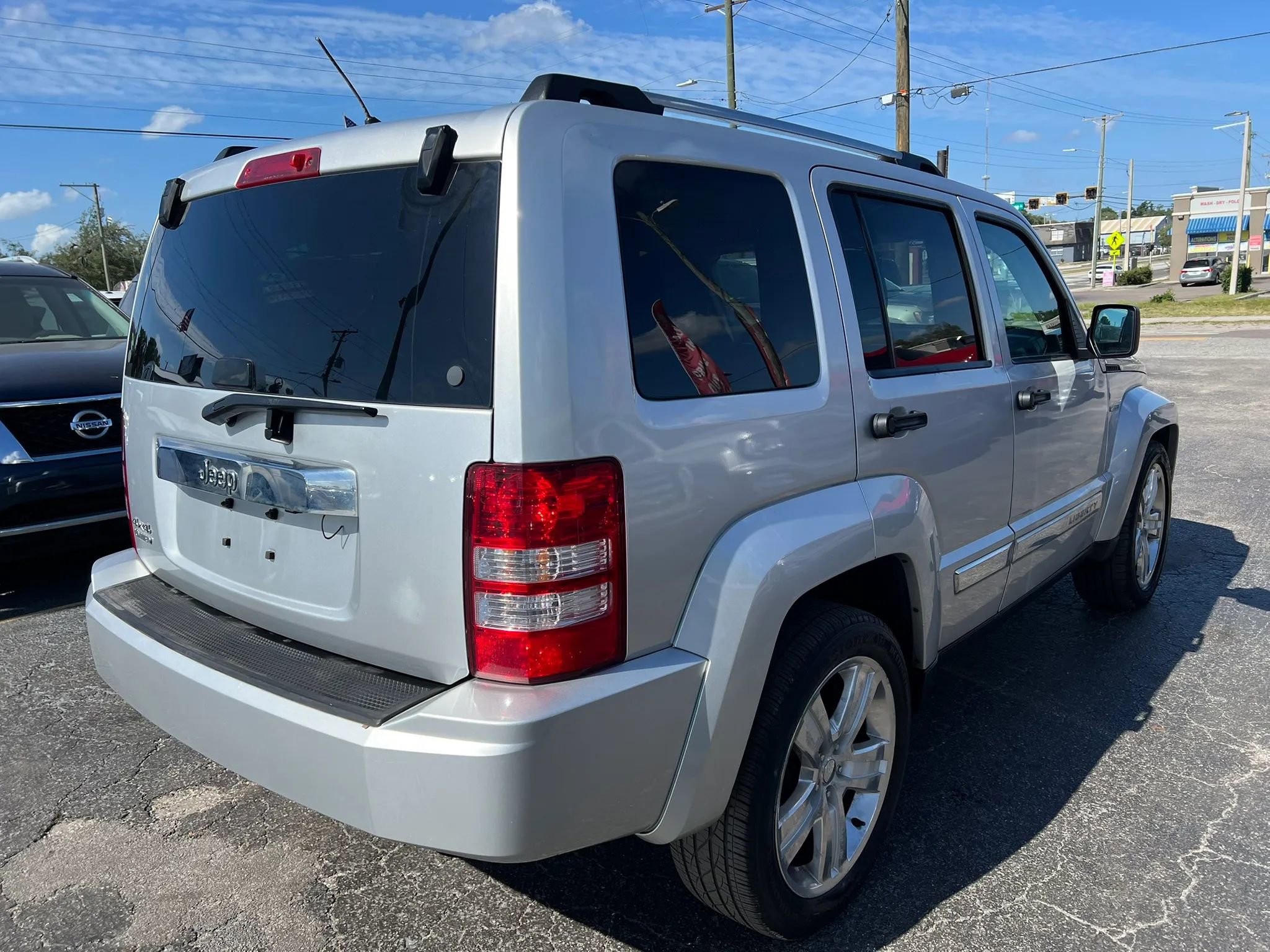 Used 2012 Jeep Liberty Limited Jet w/ Comfort/Convenience Group image 5