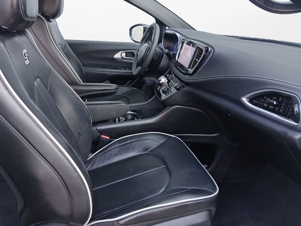 Used 2026 Chrysler Pacifica Limited w/ S Appearance Package FWD image 24