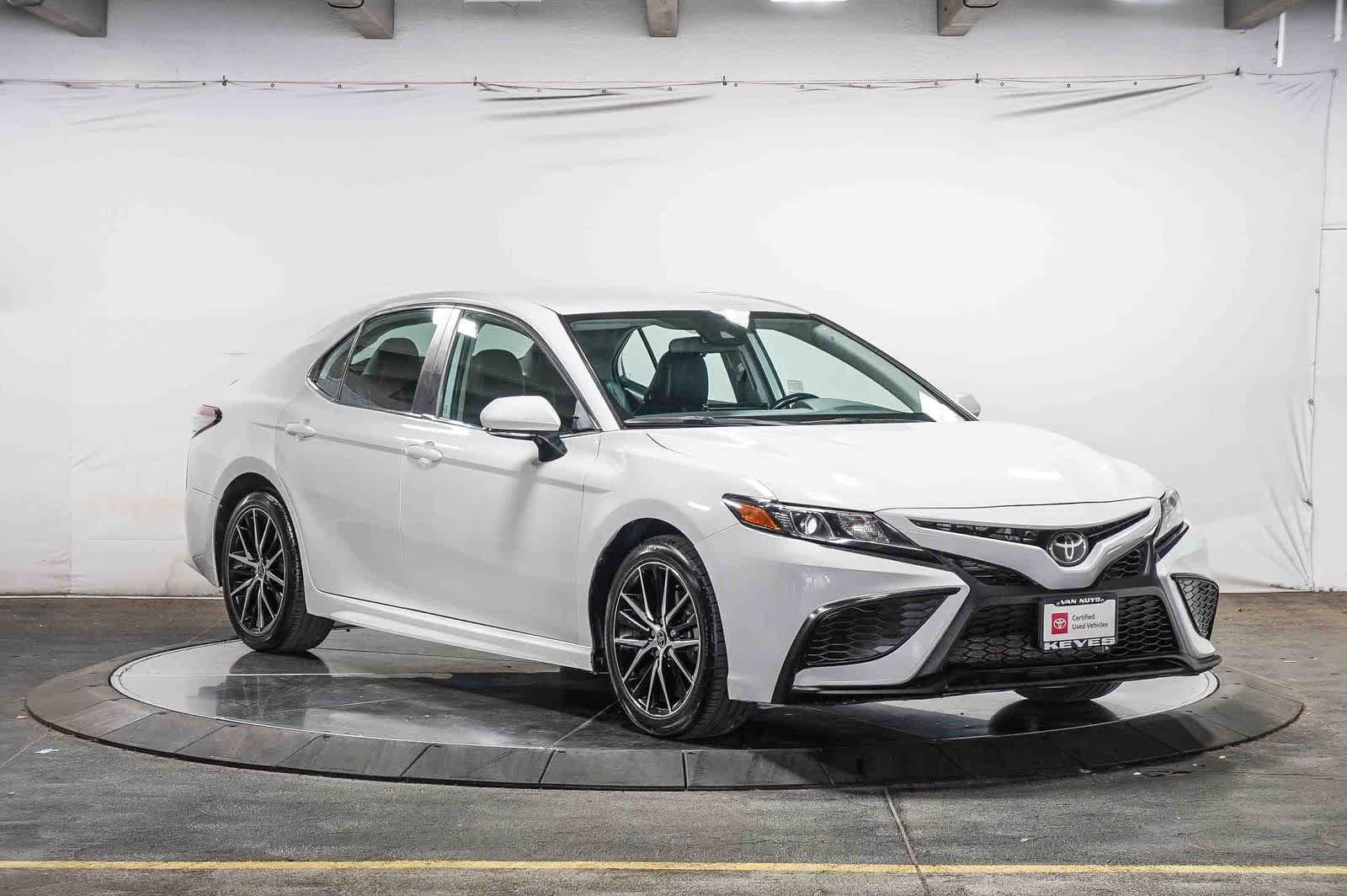 Certified 2022 Toyota Camry SE FWD image 6