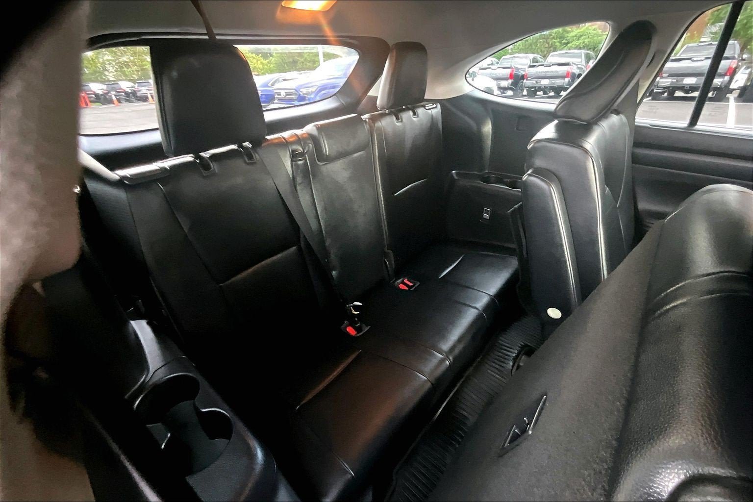 Used 2023 Toyota Highlander XLE AWD/4WD image 27