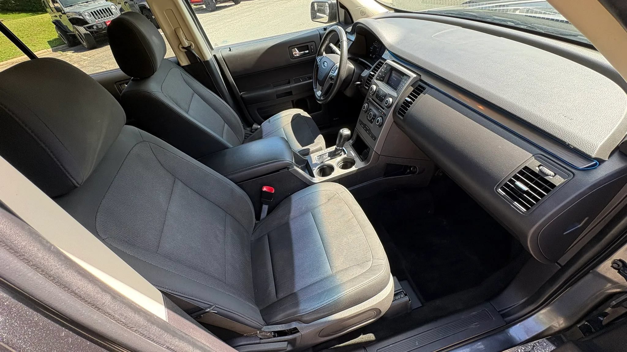 Used 2018 Ford Flex SE FWD image 34