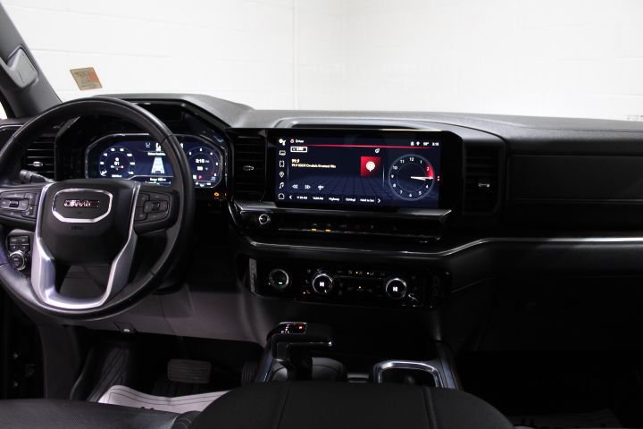Used 2023 GMC Sierra 1500 SLT w/ SLT Premium Package AWD/4WD image 31
