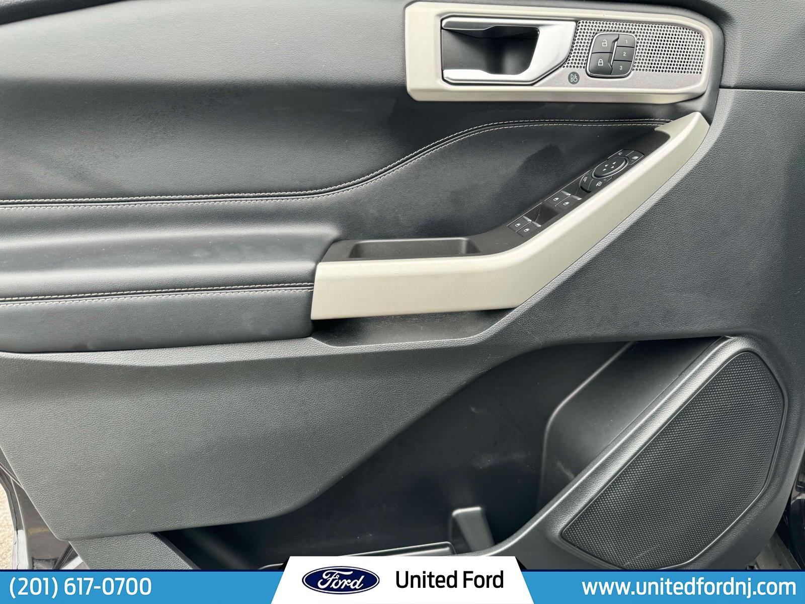 Used 2021 Ford Explorer Limited w/ Equipment Group 301A image 11