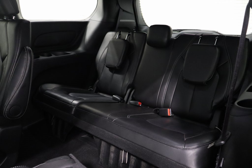 Used 2025 Chrysler Pacifica Select image 13