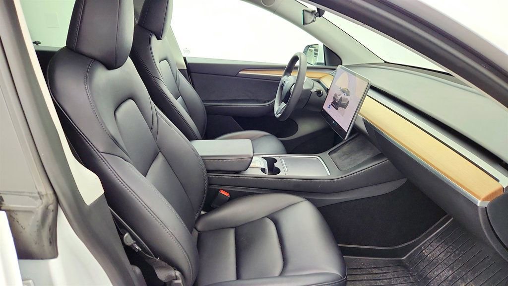 Used 2023 Tesla Model Y Long Range image 29