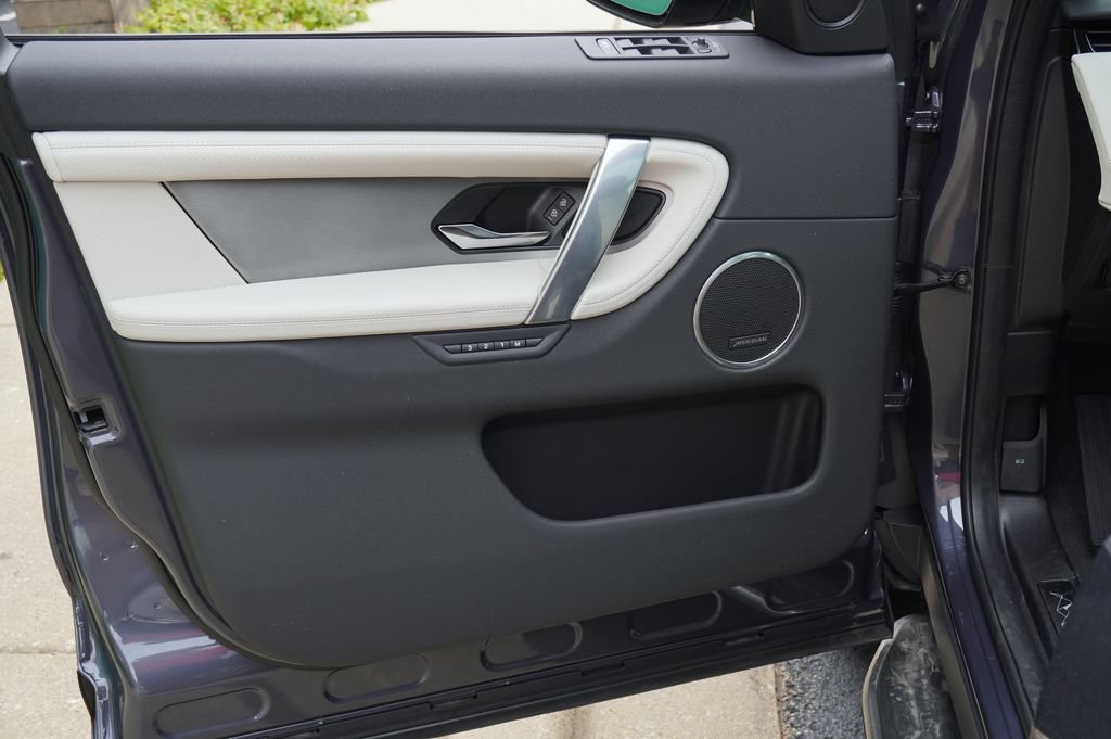 New 2026 Land Rover Discovery Sport Landmark AWD/4WD image 10