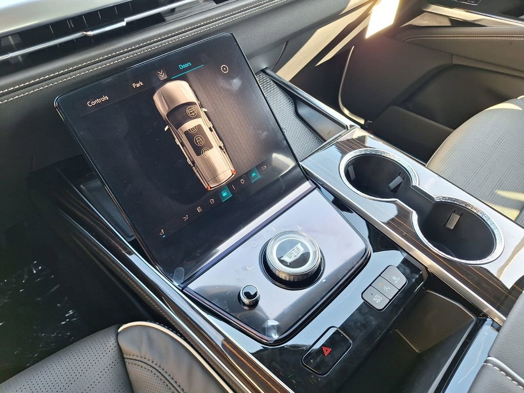 New 2026 Cadillac Escalade ESV Luxury w/ LPO, Radiant Package image 15