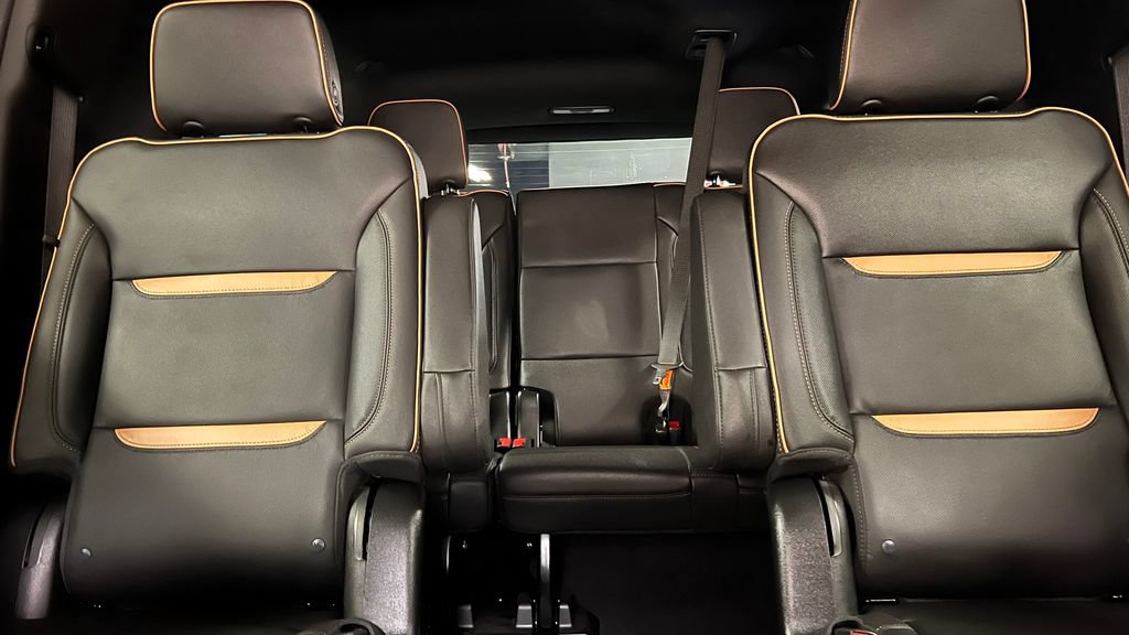 Used 2024 GMC Yukon XL AT4 w/ AT4 Premium Plus Package AWD/4WD image 23