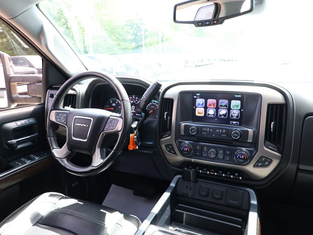 Used 2018 GMC Sierra 2500 Denali w/ Duramax Plus Package AWD/4WD image 28